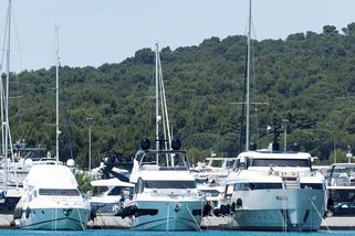 Důstojník katamaránu odmítá vinu za srážku plachetnice s českými turisty - Seznam Zprávy
